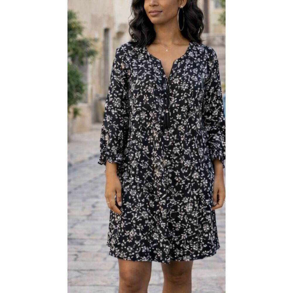 Old Navy black and white pleatfront long sleeve dress small